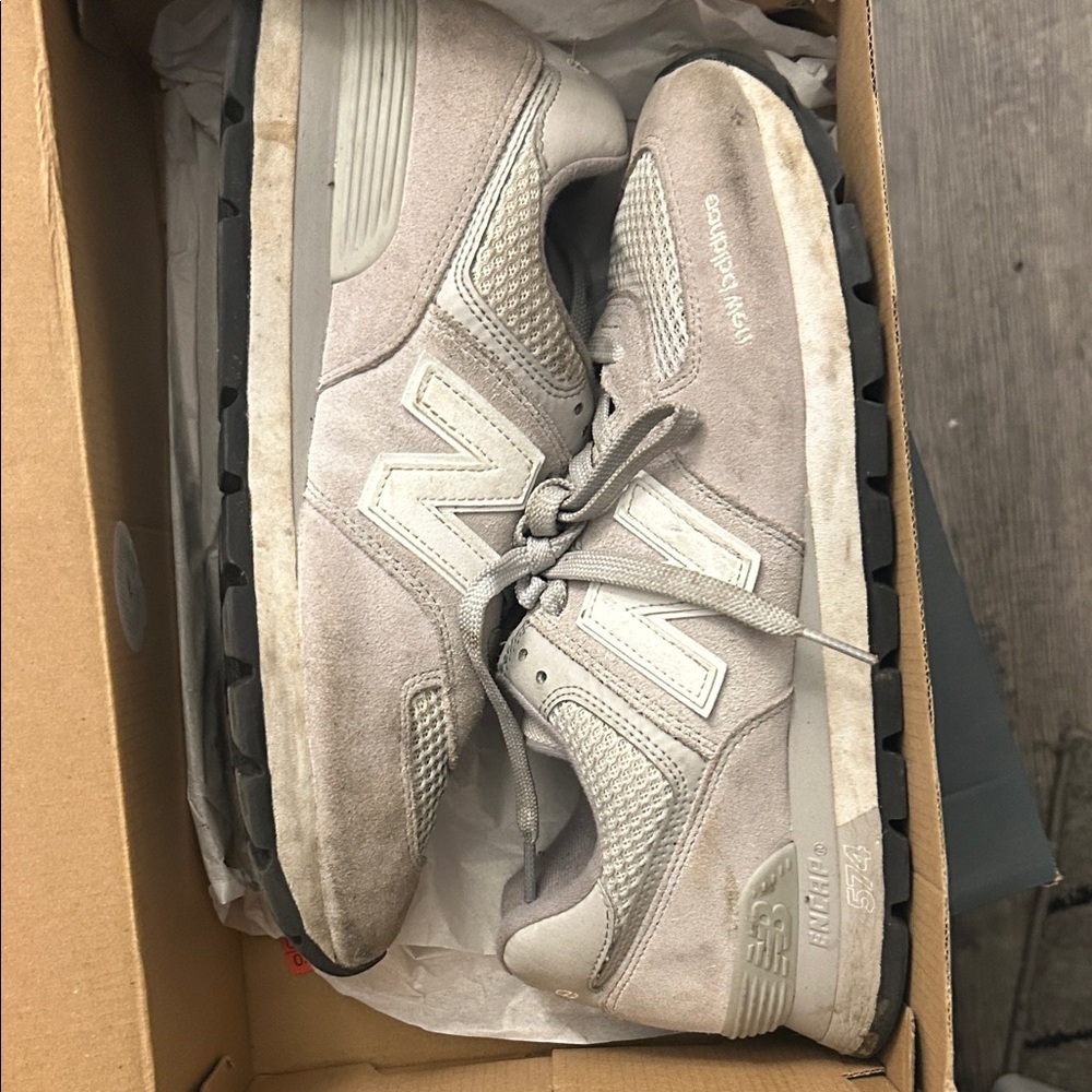 New Balance Men's Light Gray Sneakers